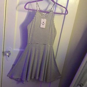 Women’s Sleeveless Dress